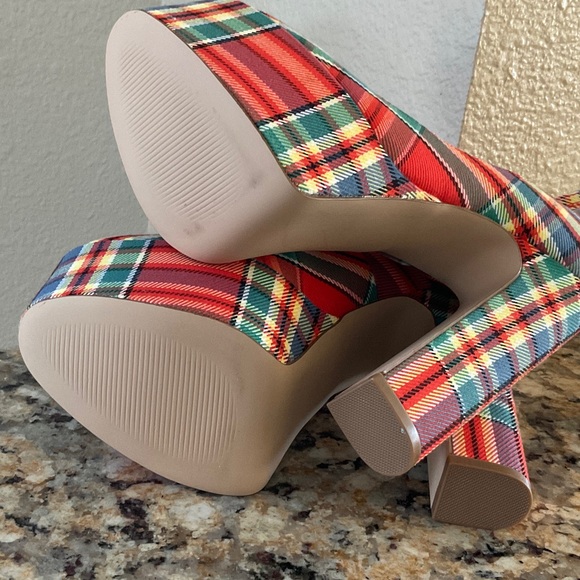 Steve Madden Multicolor Plaid Platform Heels - Picture 4 of 4